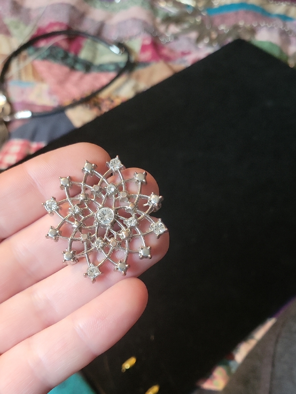 Christmas Brooch - Picture 1 of 3